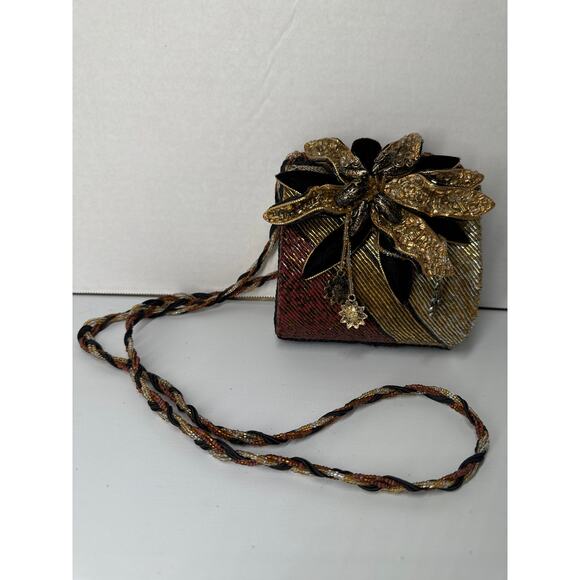 Mary Frances beaded flower small crossbody purse bag - Picture 2 of 8
